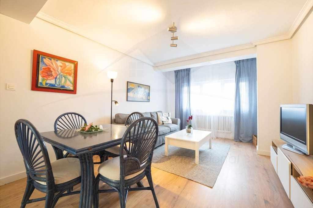 El Carbayedo Apartment Aviles Exterior photo